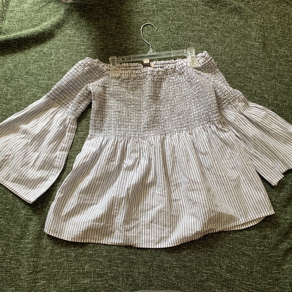**LIKE NEW** Loft Off-The-Shoulder Blouse